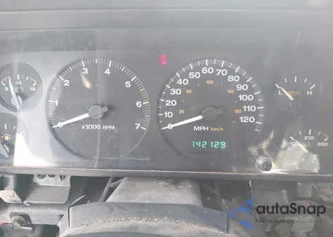 2002 Jeep Grand Cherokee Laredo z USA, uszkodzony, nr VIN 1J4GX48S02C301872